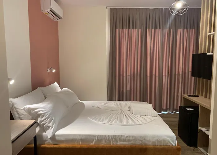 酒店 Triumf Shëngjin