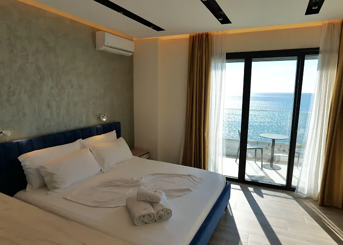 Triumf Otel Shëngjin